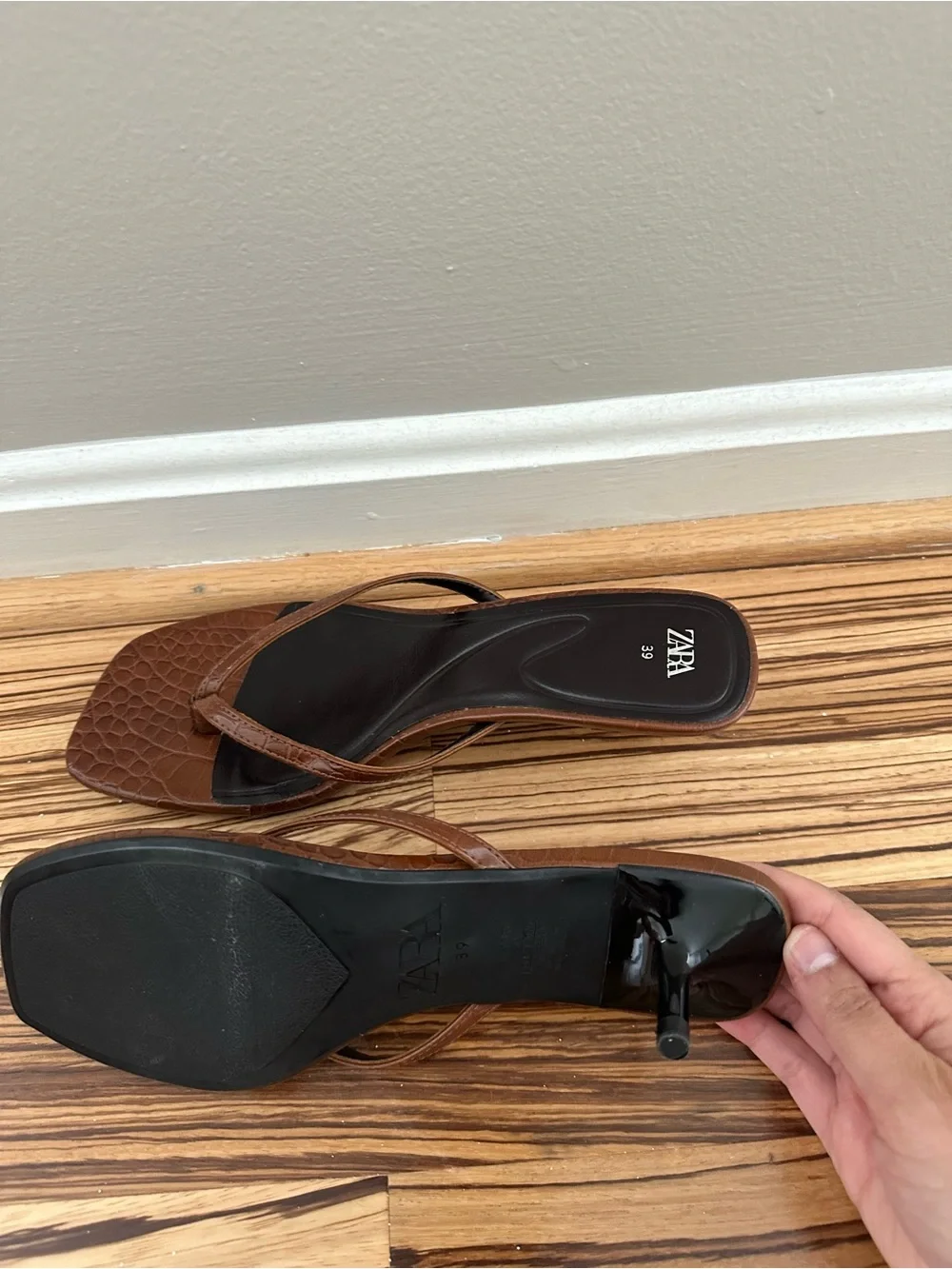 Zara Brown Kitten Heel Thong Sandals - Picture 3 of 3